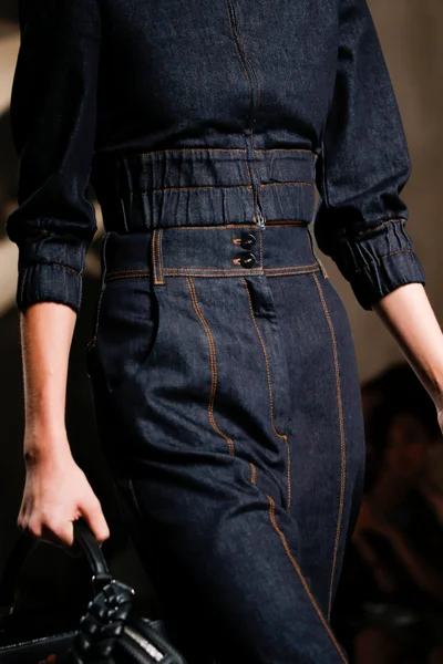 Look 57